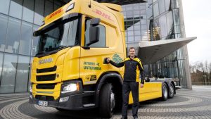 DHL Tests Hybrid Electric Truck for Long-Distance Deliveries