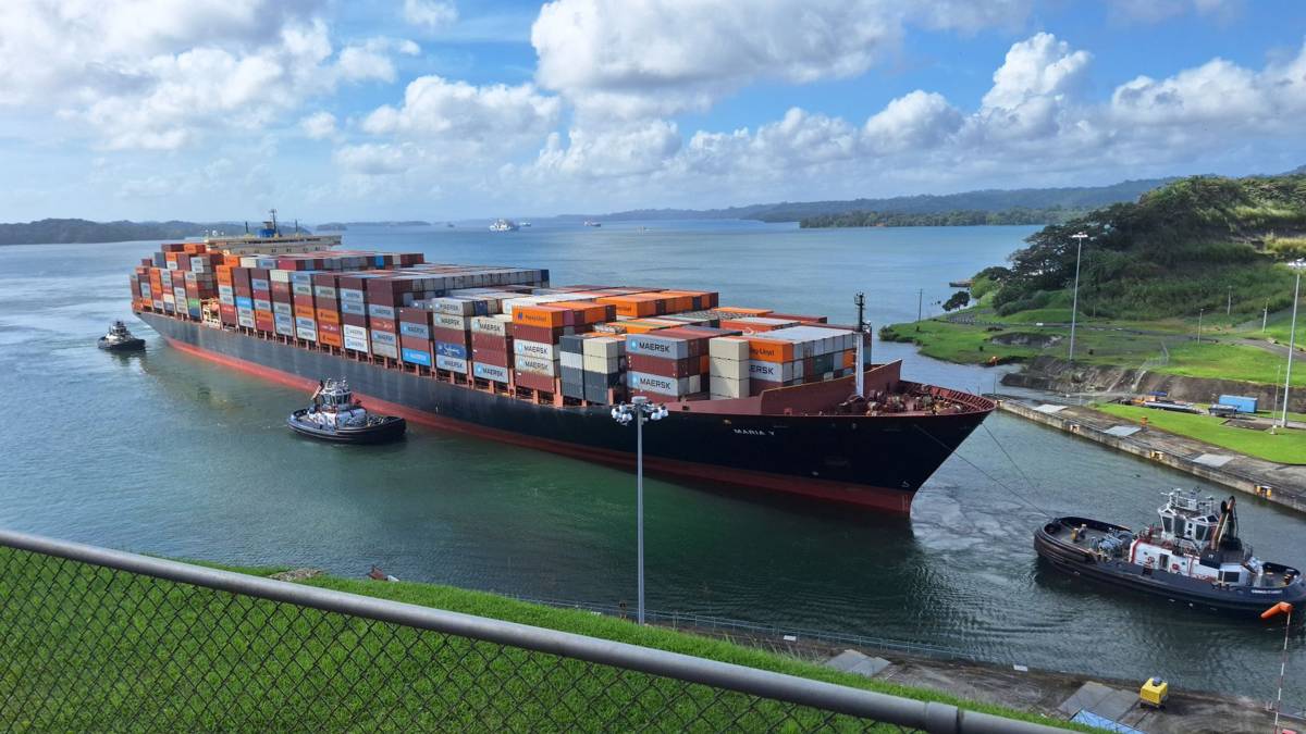 Container vessels waiting for a constrained canal route